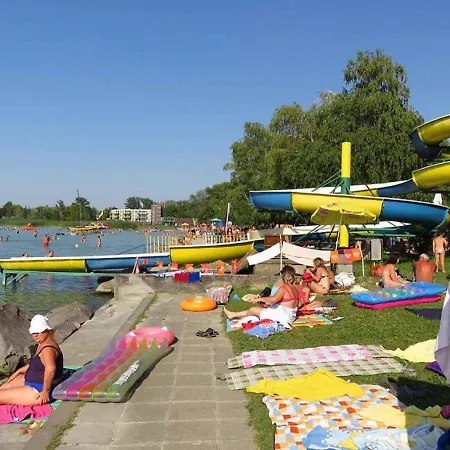 Appartement Two-bedroom Near 5