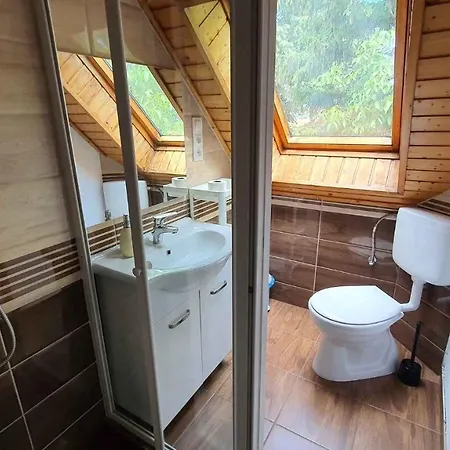 Two-bedroom Near 5 Apartment