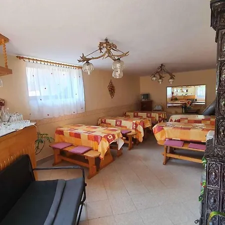 Appartement Two-bedroom Near 5