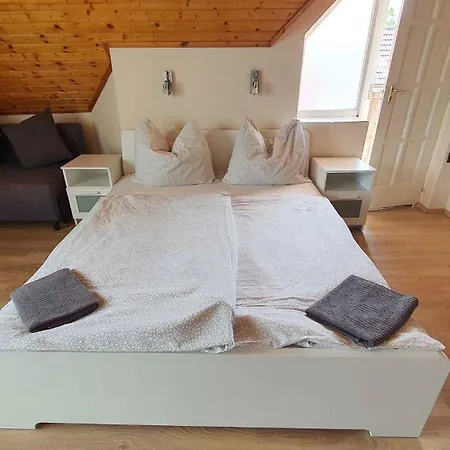 Two-bedroom Near 5 דירה *